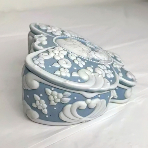 Vintage 1996, Precious Moments/Enesco, Blue Butterfly, Trinket Box - Picture 7 of 13